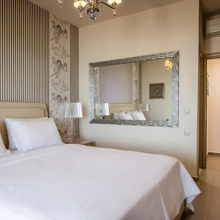 White Crystal Beachfront Goúrnes