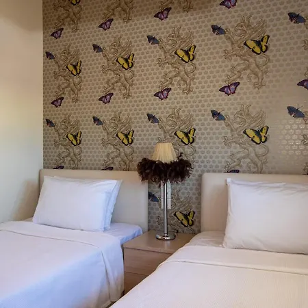 White Crystal Beachfront Appartement *