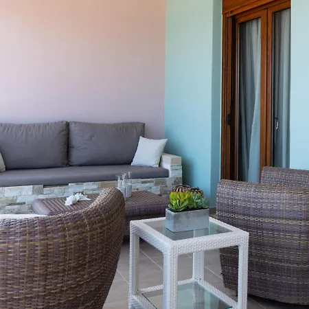 White Crystal Beachfront Apartamento